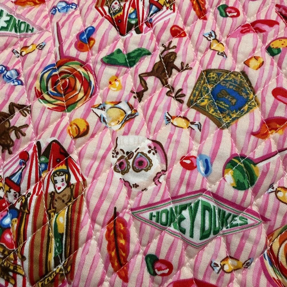 Vera Bradley Harry Potter Honeydukes Duffel Bag Travel Weekend Candy Pink - Picture 10 of 13